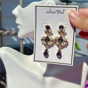 Urban soul earrings gold tone gray crystals white beads drops